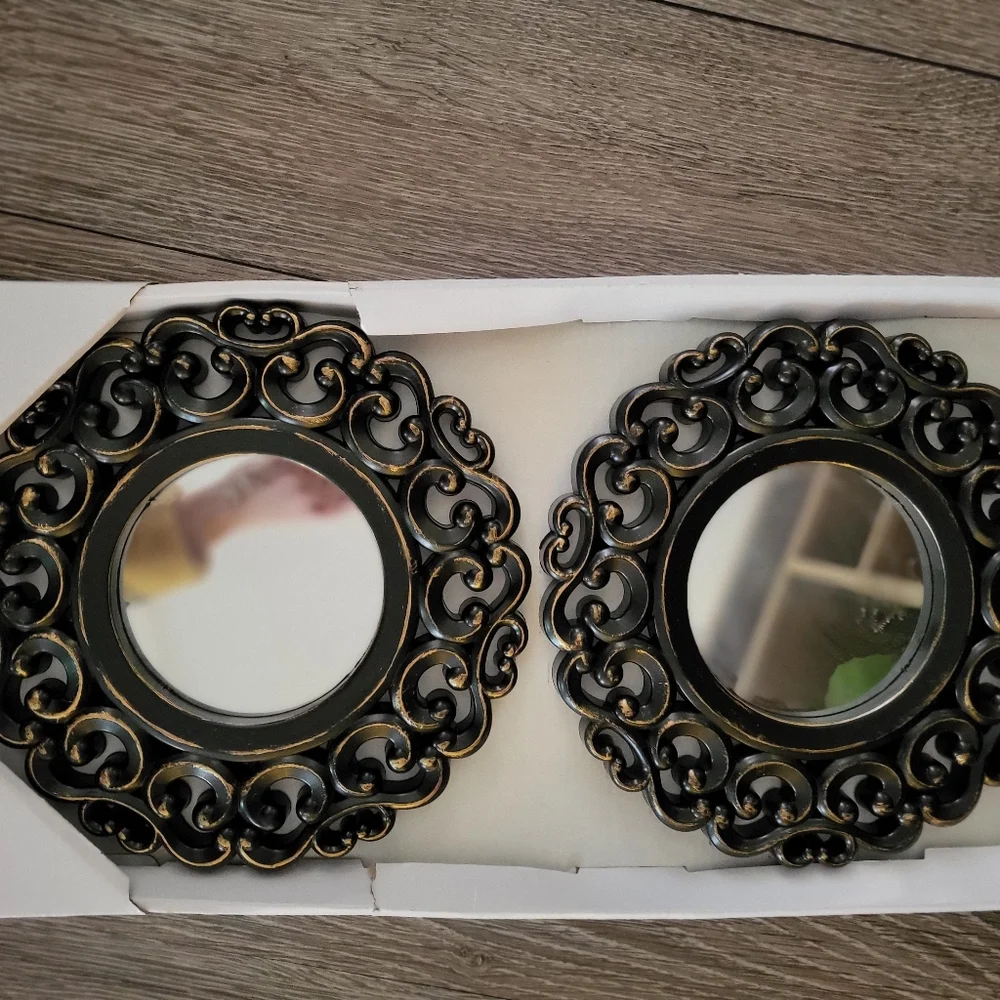 NIB 3 small mirrors